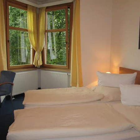 Florian Am Park Guest house Kossen