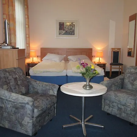 Florian Am Park 3*