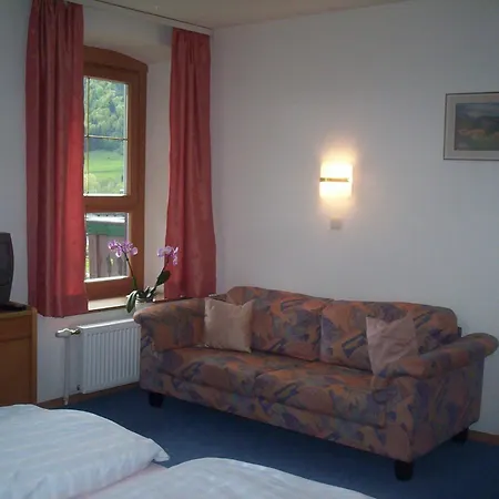 בית הארחה Florian Am Park קוסן