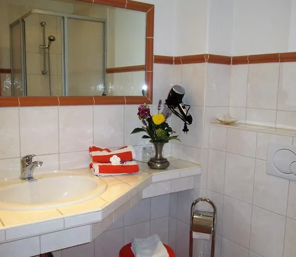 Florian Am Park בית הארחה קוסן